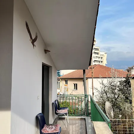 Door Ostello Tirana