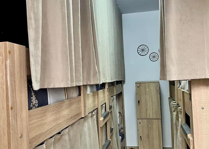 ホステル Door